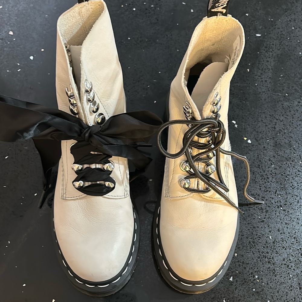 Doc Martin Lace Ups